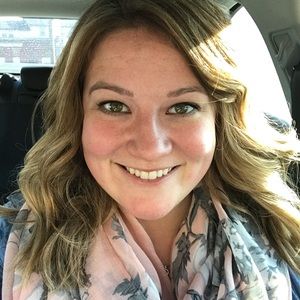 Meet your Posher, Elizabeth